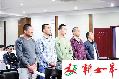 5人带1205根金条偷越国境 涉案人员在普洱受审